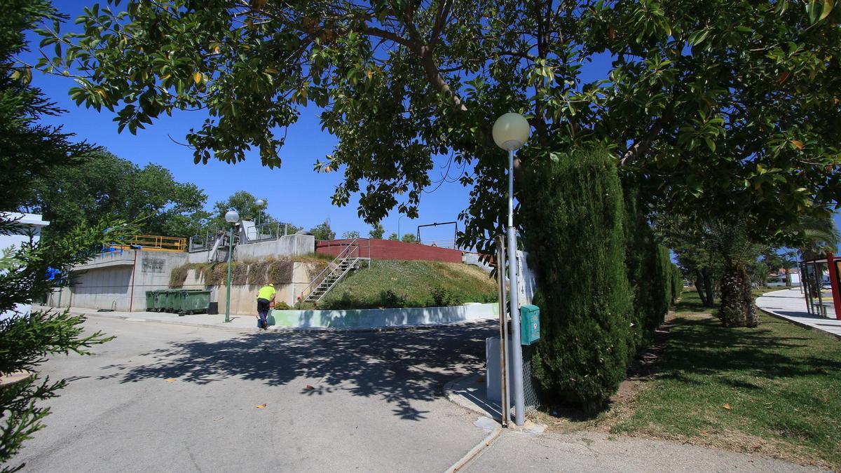 La depuradora de Oliva, muy insuficiente para tratar el caudal que se genera en la localidad