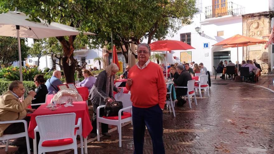 El propietario de la cafetería Los Naranjos, Francisco López.