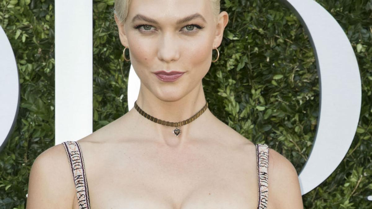 Karlie Kloss, de rubio platino