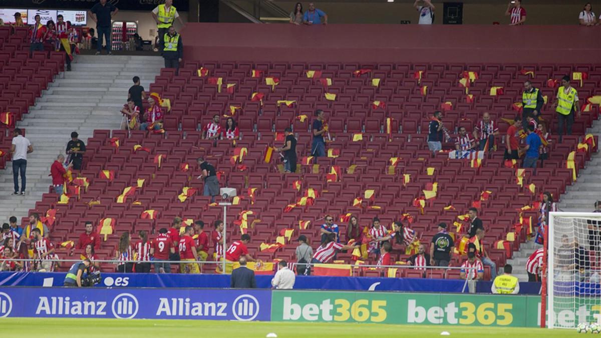 El Frente Atlético repartió 800 banderas