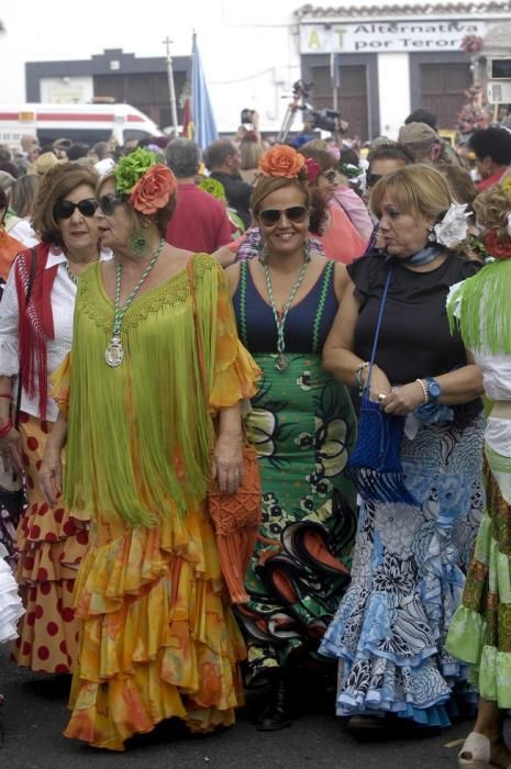 ROMERIA ROCIERA Y OFRENDA A LA VIRGEN