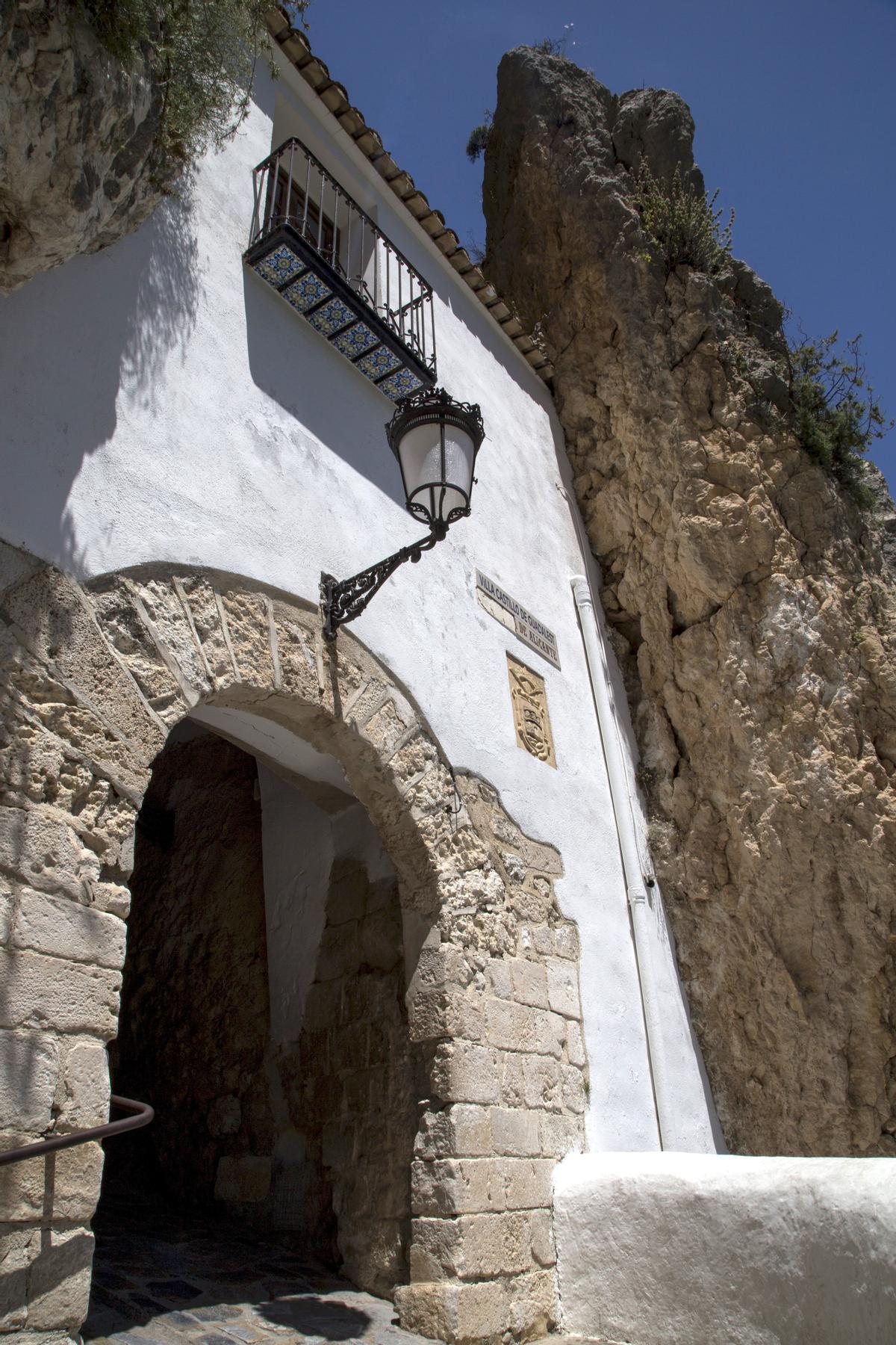 Túnel de acceso a la villa de Guadalest