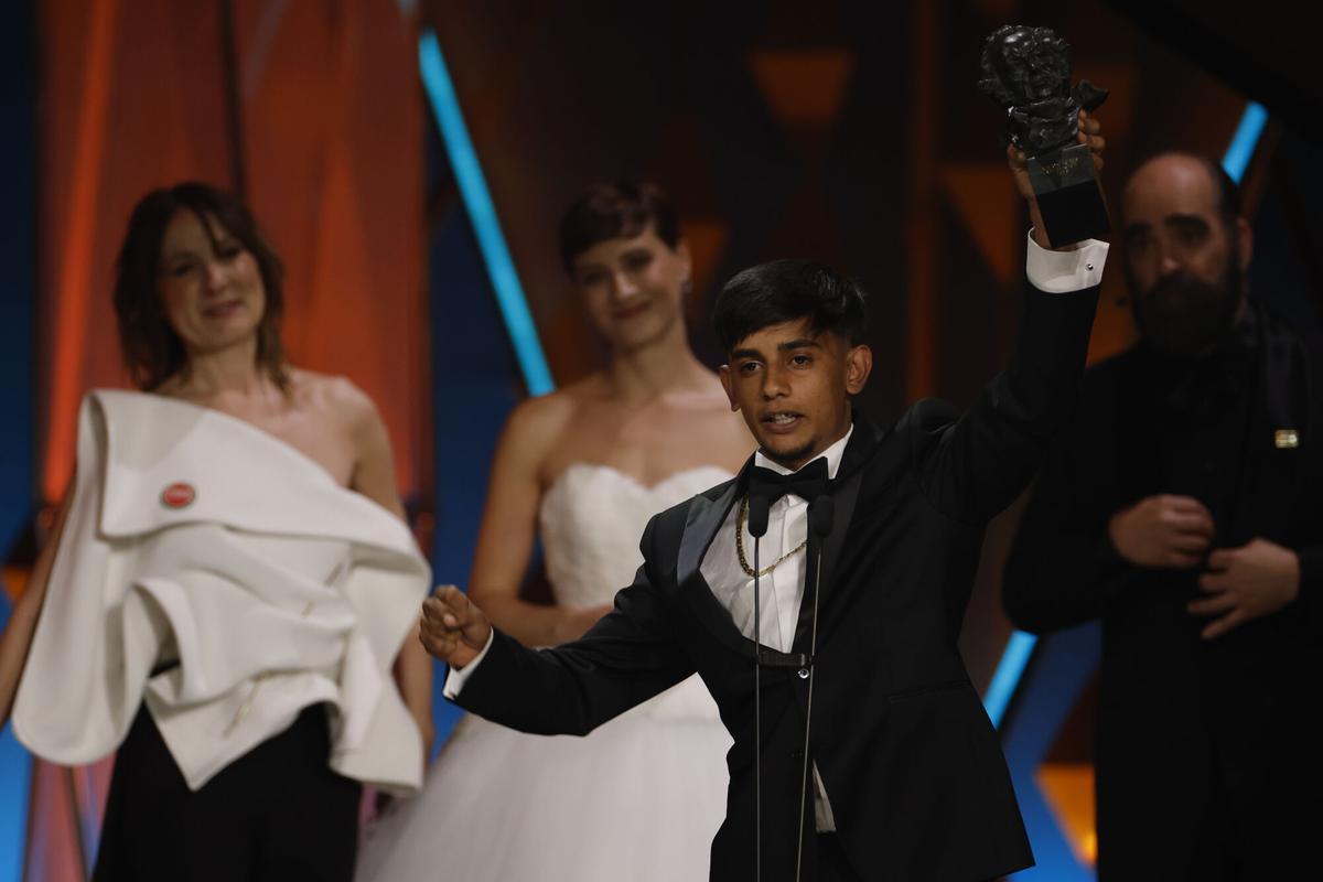 Antonio Fernández Gabarre gana el Goya a mejor actor revelación por su trabajo en 'Ciudad sin sueño'.