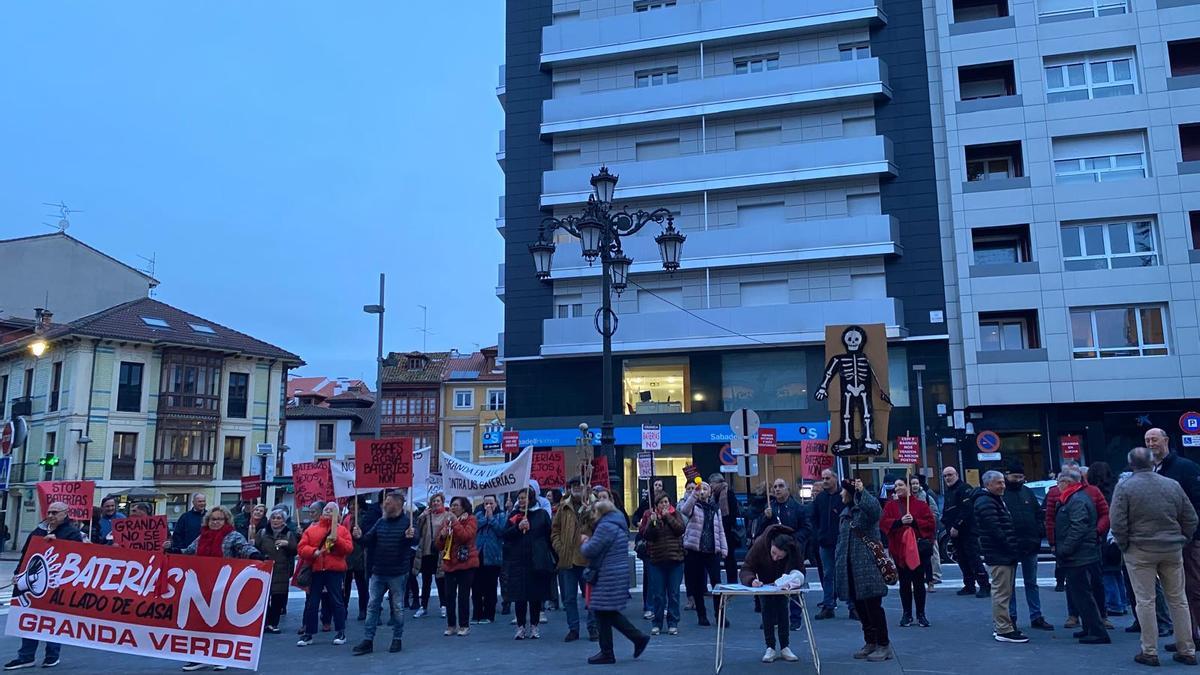 La protesta vecinal contra los parques de baterías previstos en el ...