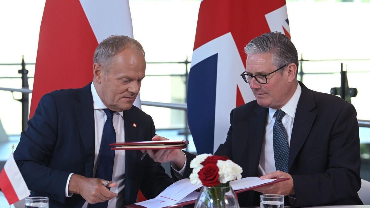 El Reino Unido y Polonia acuerdan reforzar su cooperación en seguridad y defensa frente a la amenaza de Rusia