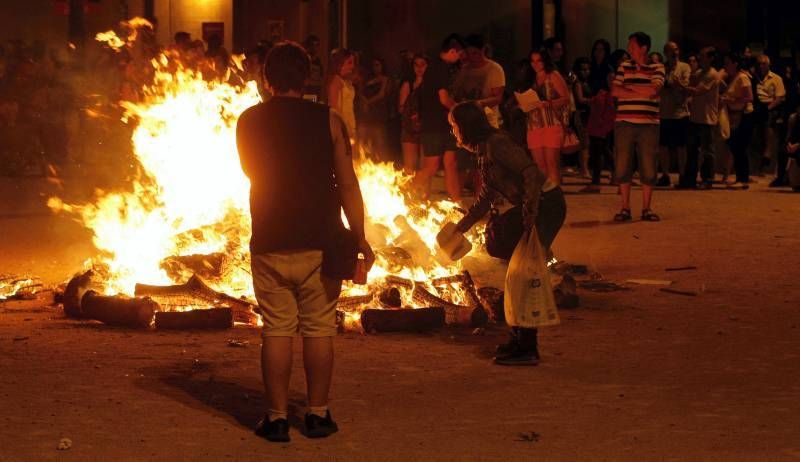 Noche de fuego en los barrios