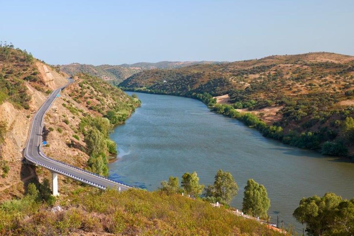 Frontera entre España y Portugal por el río Guadiana
