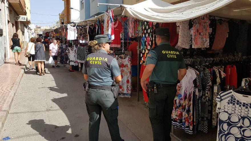 La Guardia Civil detiene a la autora de varios hurtos en el mercadillo de Sax