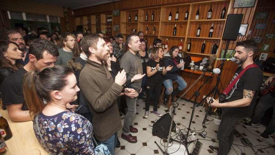 Concierto, a última hora de la tarde de ayer, de Nao en el Vinte Berzas // Bernabé/Cris M.V.