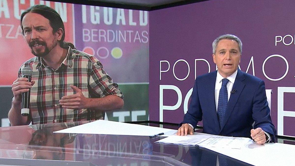 El periodista Vicente Vallés durante un informativo.