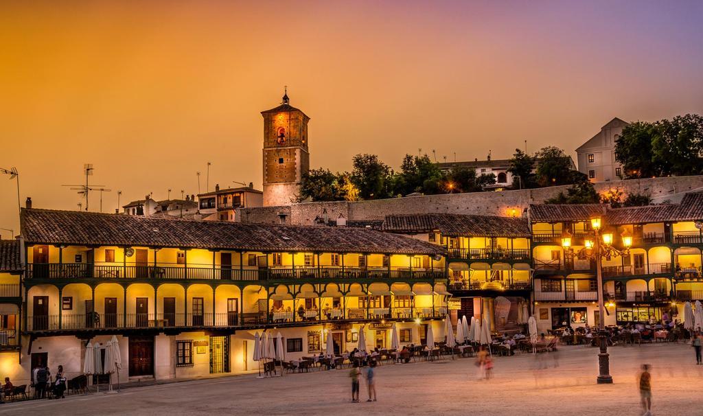 En la Plaza Mayor se puede disfrutar de la arquitectura tradicional española.