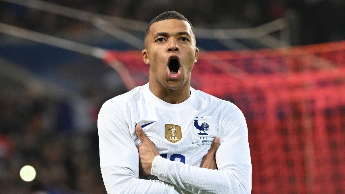 Mbappé celebrando un gol con la selección francesa