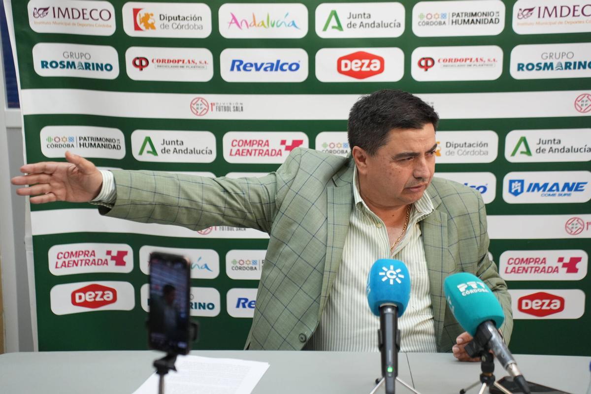 El dirigente blanquiverde recuerda a todos los que le han apoyado durante su etapa en la presidencia y pide que salga alguien en Córdoba que tome el relevo