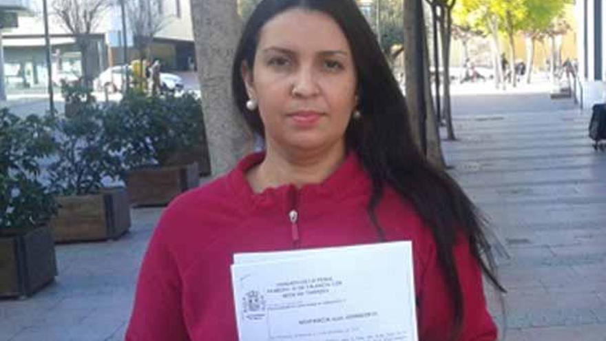 "Me veo desprotegida. Si me pasa algo, ¿tiene que venir a Alaquàs la policía de Xirivella?"