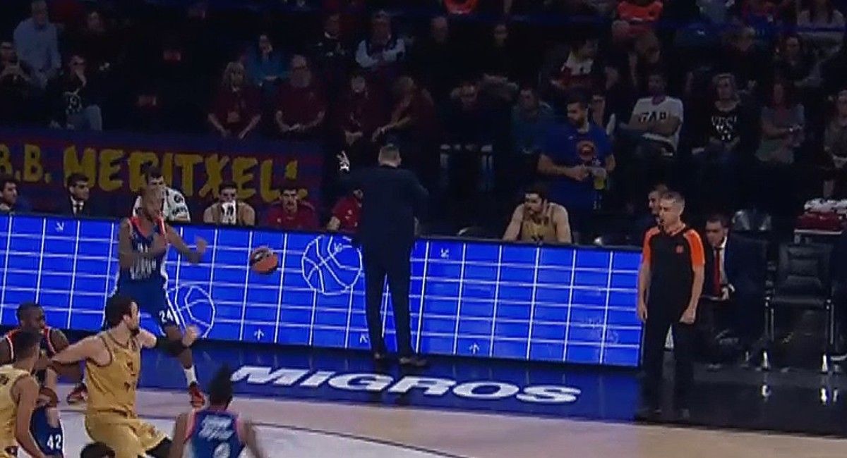 Jasikevicius, en el momento en el que echó a Kalinic