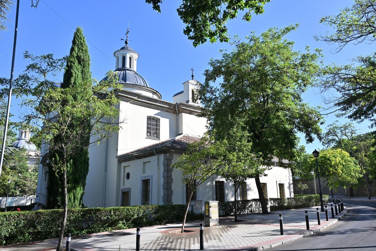 Exterior de la ermita de San Antonio, en el Paseo de la Florida.