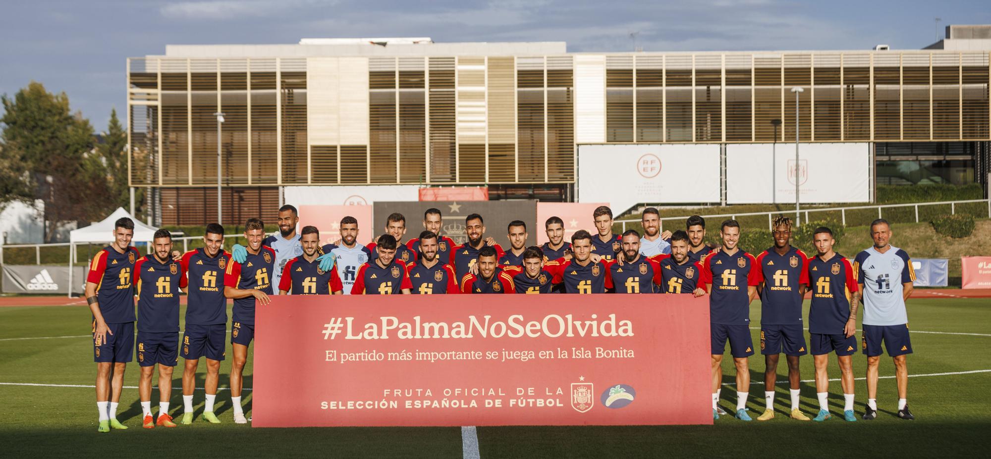 Gayà y Guillamón ya se entrenan en Las Rozas con la selección