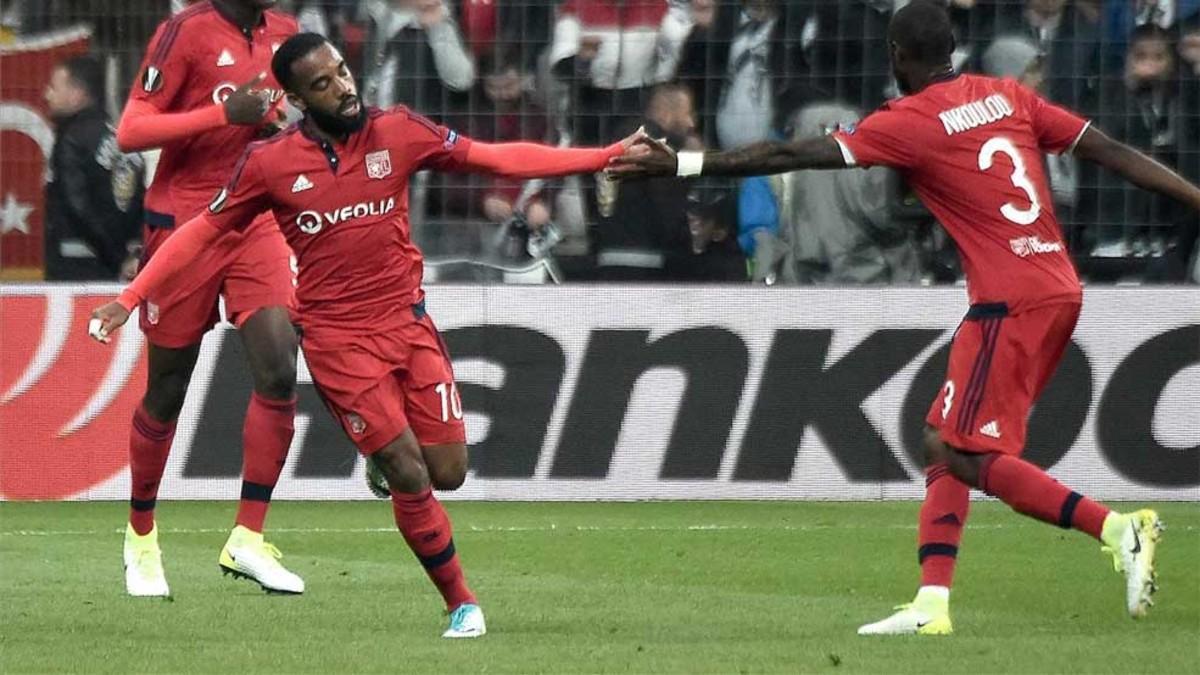 Lacazette, celebrando su gol al Besiktas