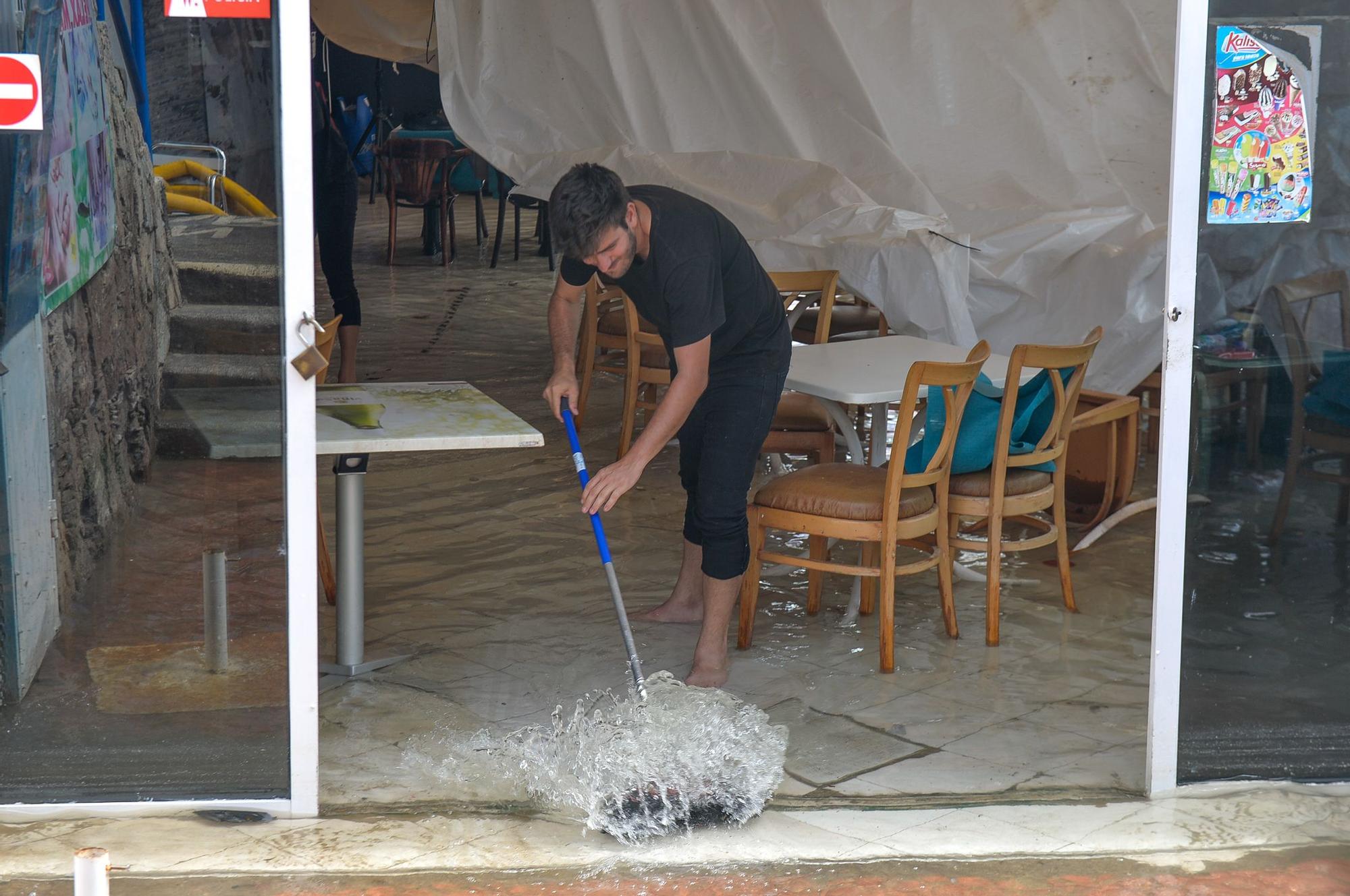 Dia después de la lluvia en Puerto Rico y Playa del Inglés