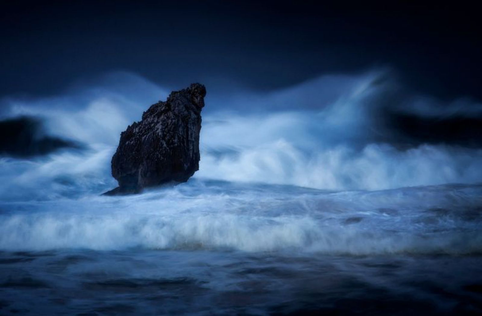 El Picón de la playa de Buelna, en plena vagamar.