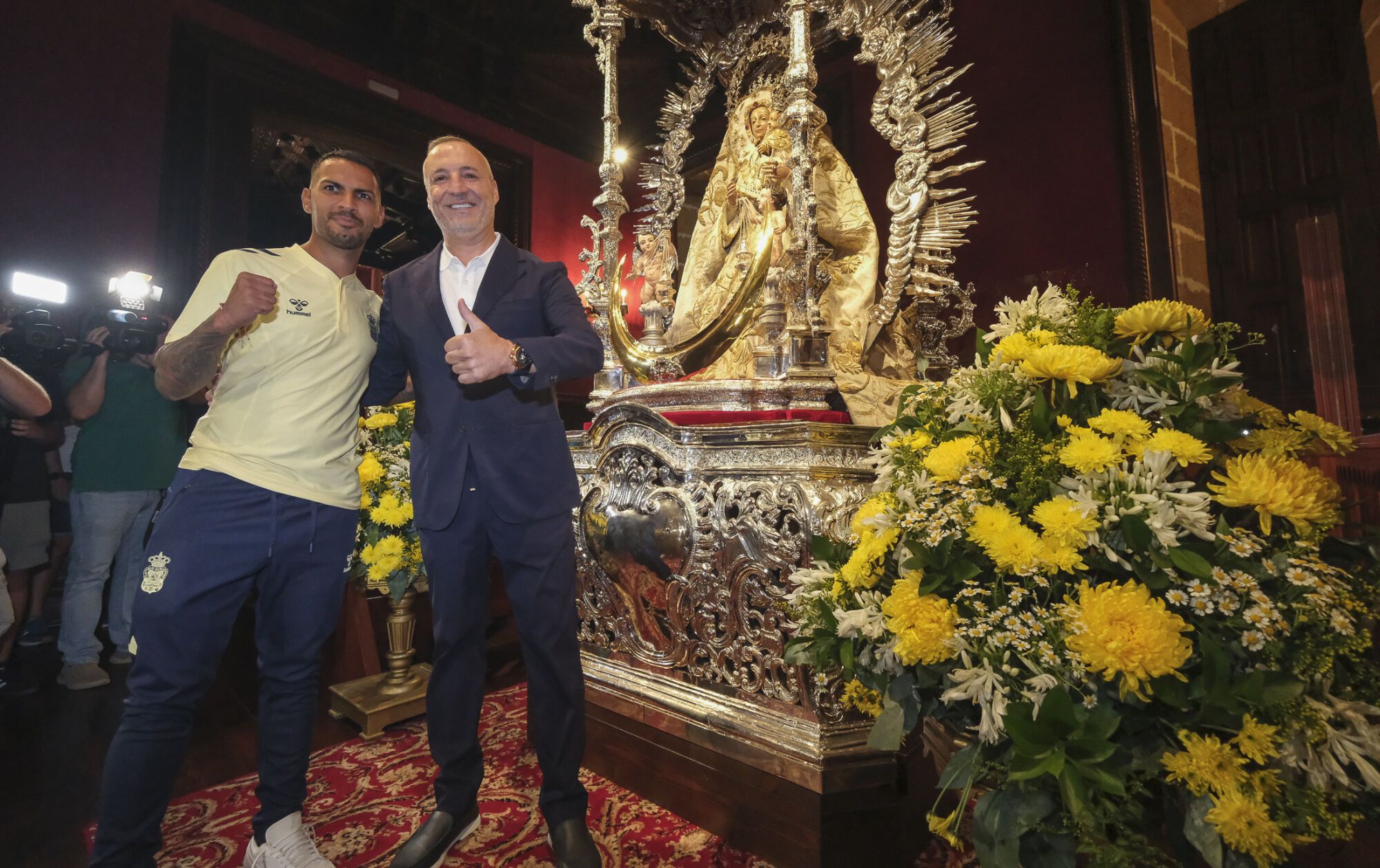 Ofrenda anual de la UD Las Palmas a la Virgen del Pino