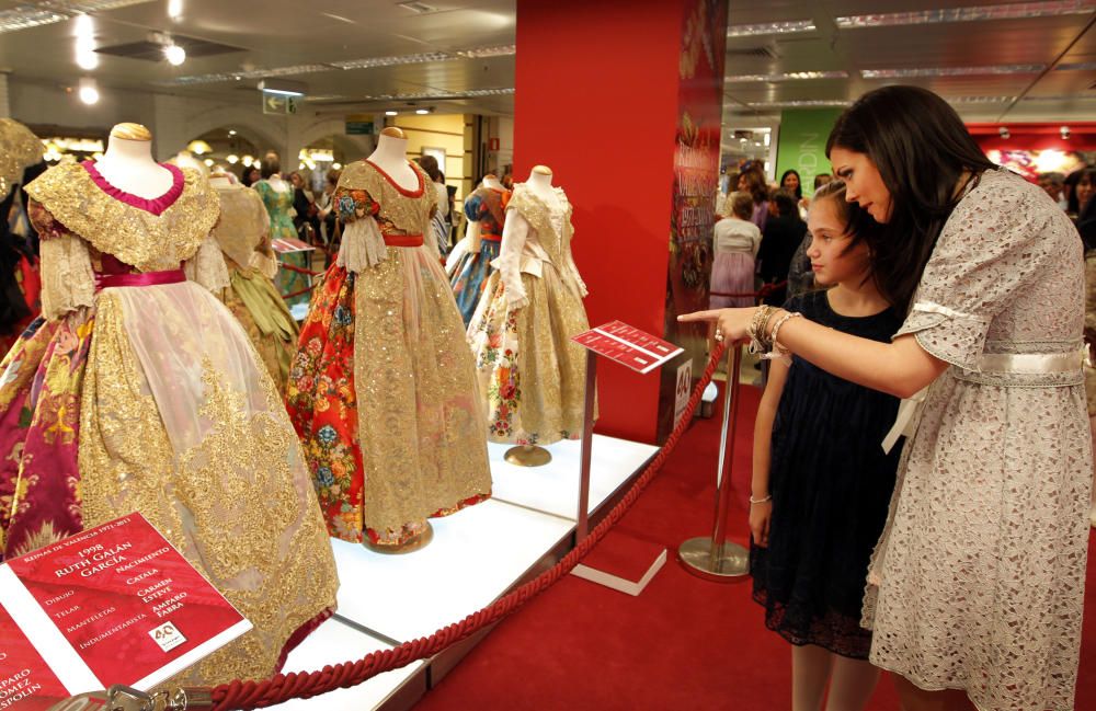 Exposición histórica de trajes de falleras mayores de València