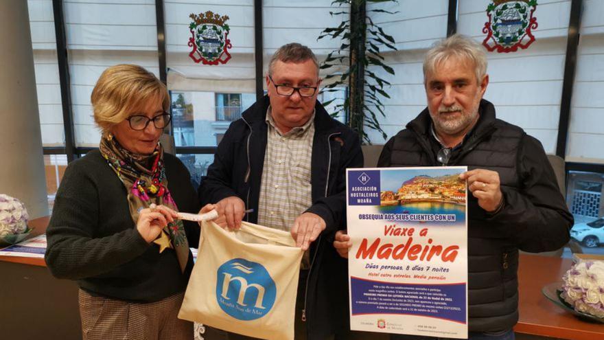 La hostelería moañesa reparte sus premios de la Tapa y sortea un viaje a Madeira