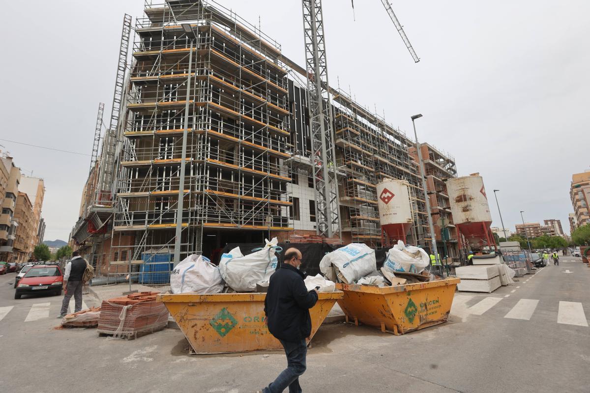El grupo Ballesol construye una nueva residencia cerca del Provincial que abrirá el próximo año.