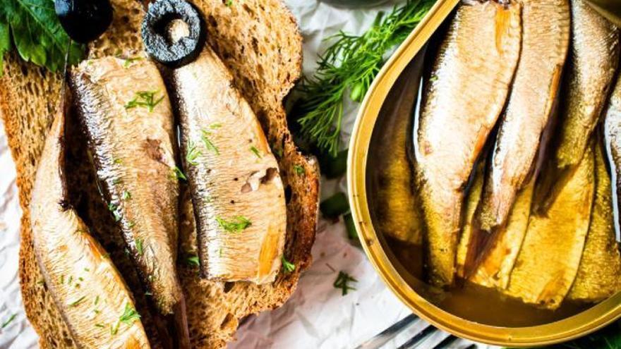 Estas son las sardinas que puedes encontrar en los supermercados y que Sanidad recomienda no consumir