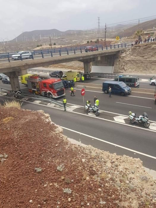 Dos heridos en un aparatoso accidente en Tenerife