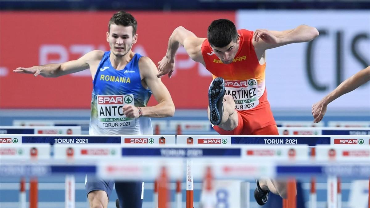 Asier Martínez, junto al rumano Ionut Anton, durante el Europeo de Torun