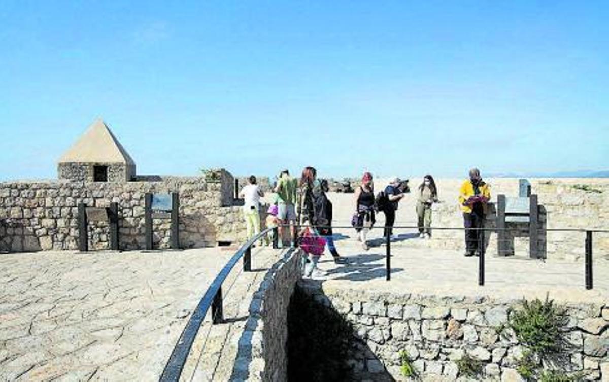 Las visitas guiadas se realizan grupos de 30 personas.