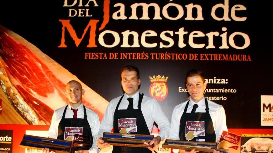 El serón Juan José Masa se doctora como maestro cortador en Monesterio