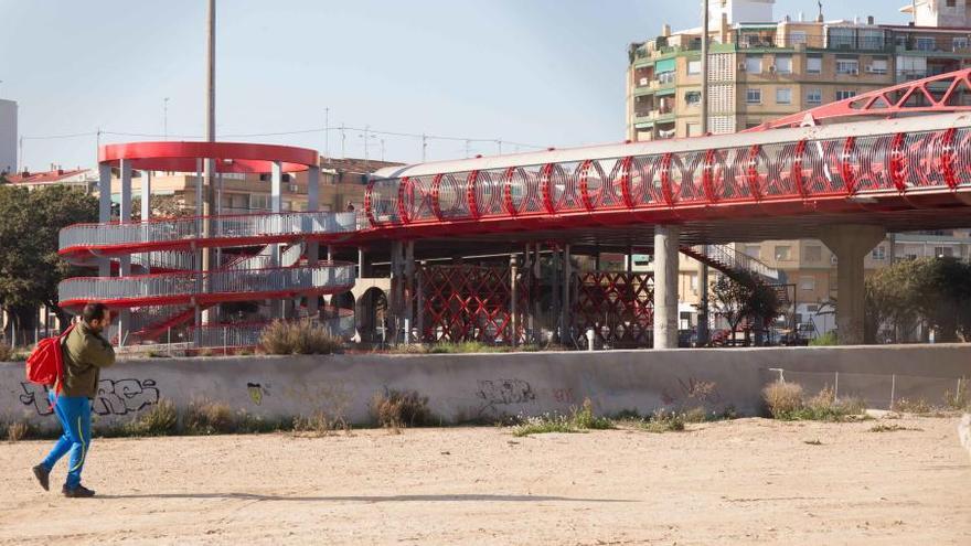 Ciudadanos se suma a la reivindicación vecinal de demoler el Puente Rojo