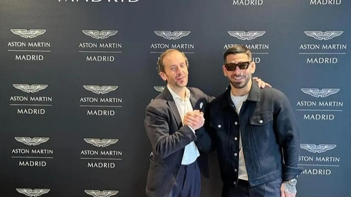 Topuria en la sede de Aston Martin Madrid