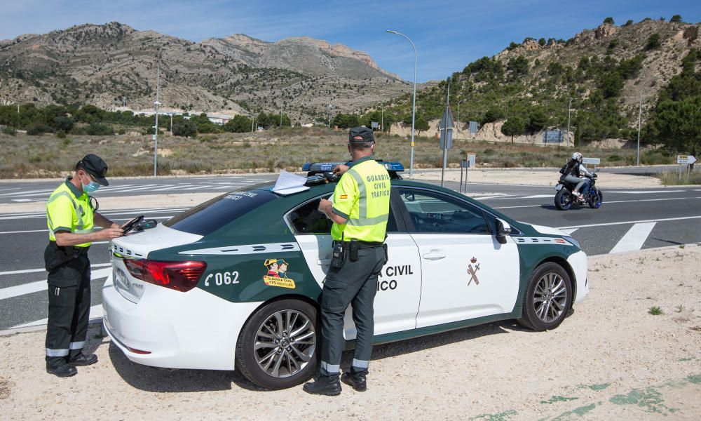 Las aglomeraciones de motoristas en La Carrasqueta obligan a la Guardia Civil a aumentar los controles.