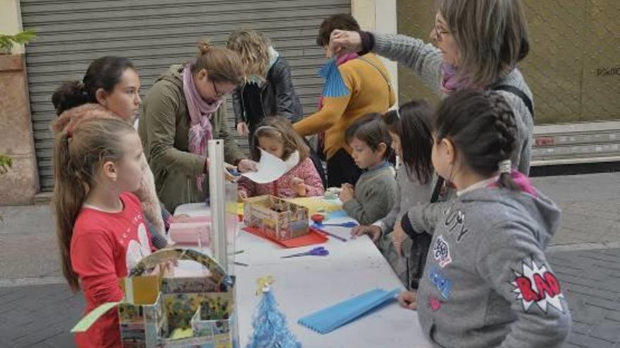 Un grupo de niños en el taller que se desarrolló ayer en el centro de la ciudad.