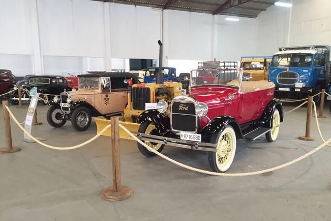 FUERTEVENTURA - MUSEO DE COCHES ANTIGUOS - 09-05-16