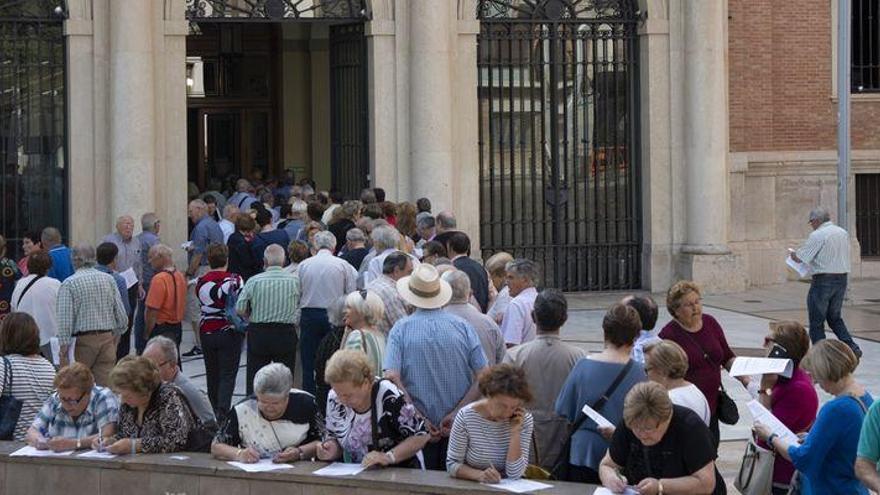 Cientos de mayores castellonenses solicitan su plaza en el Castellón Sénior