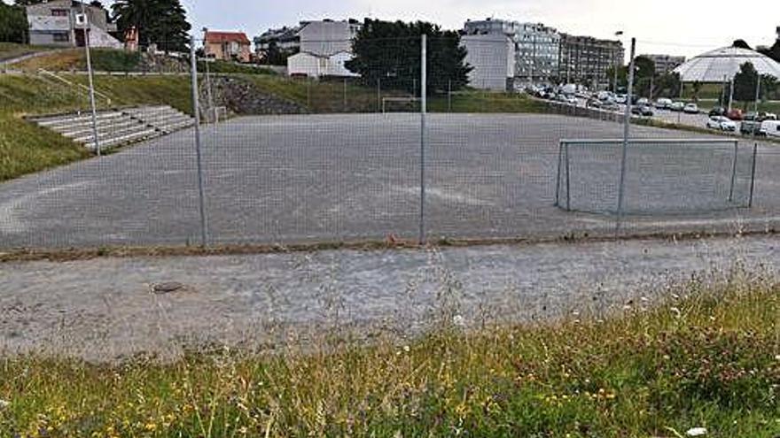 Campo de fútbol de Eirís, situado en el parque del mismo nombre.