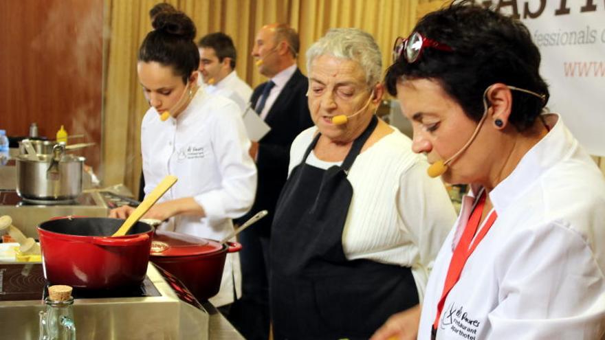 Les cuineres de Els Roures de Castellar del Riu.