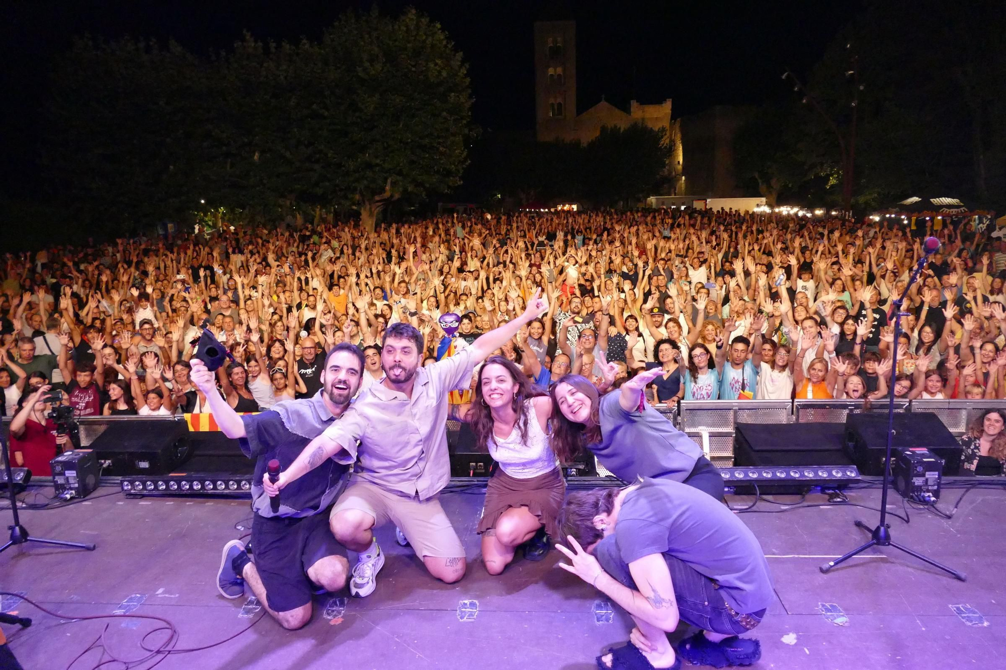 La segona Bertranada Fest congrega unes 8.000 persones als concerts de Ginestà i Búhos