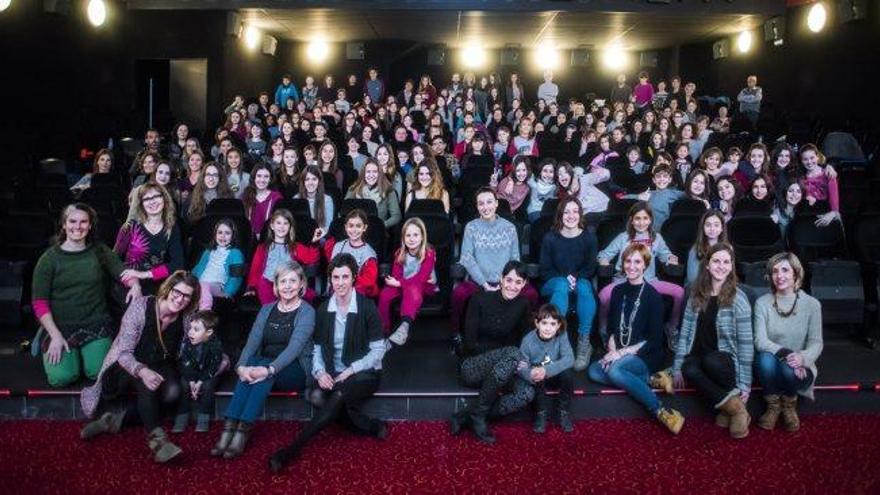 Trobada sorpresa pel 50è aniversari de l&#039;Escola de Ballet Olga Roig