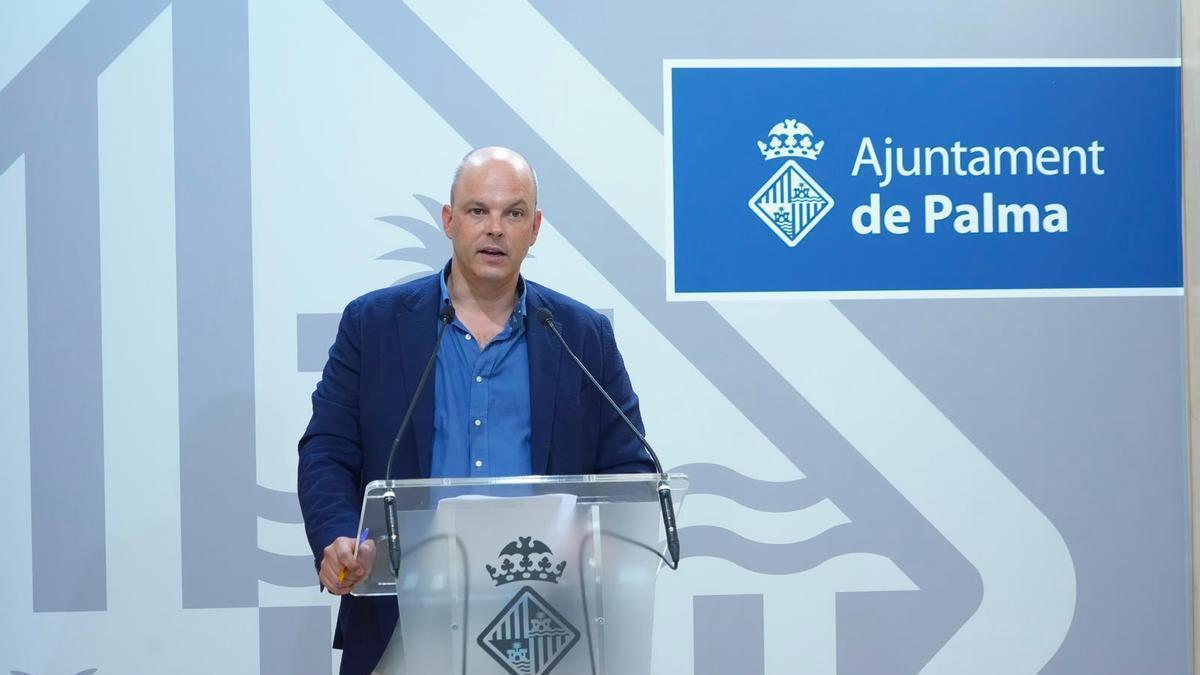El regidor de Urbanisme, Habitatge i Projectes Estratègics, Óscar Fidalgo, durante la presentación de la nueva Ordenanza urbanística.
