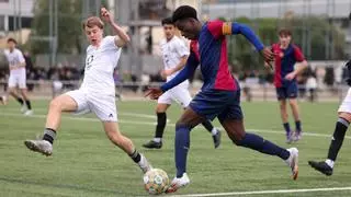 Nueva genialidad de Ebrima Tunkara que se consolida en el 11 ideal de La Masia