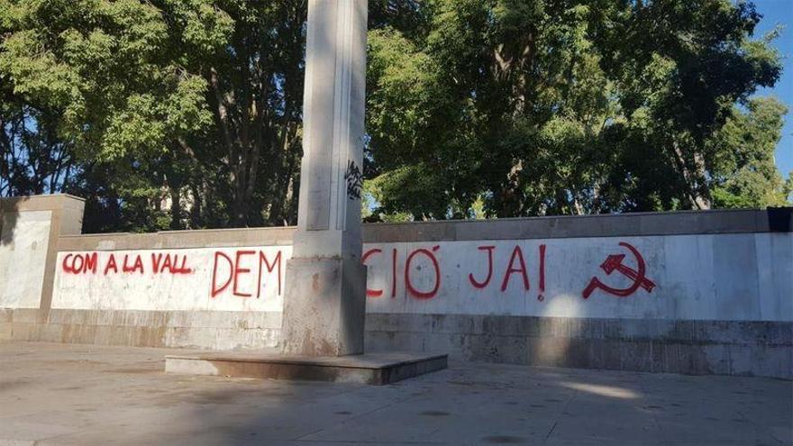 Nuevas pintadas en la cruz del Ribalta