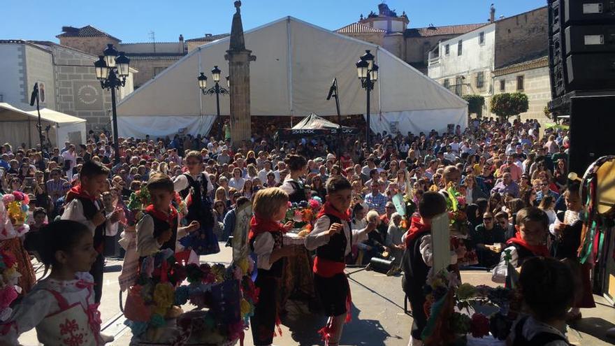 Escuela infantil de tableros, la cantera de la fiesta en Valdefuentes.