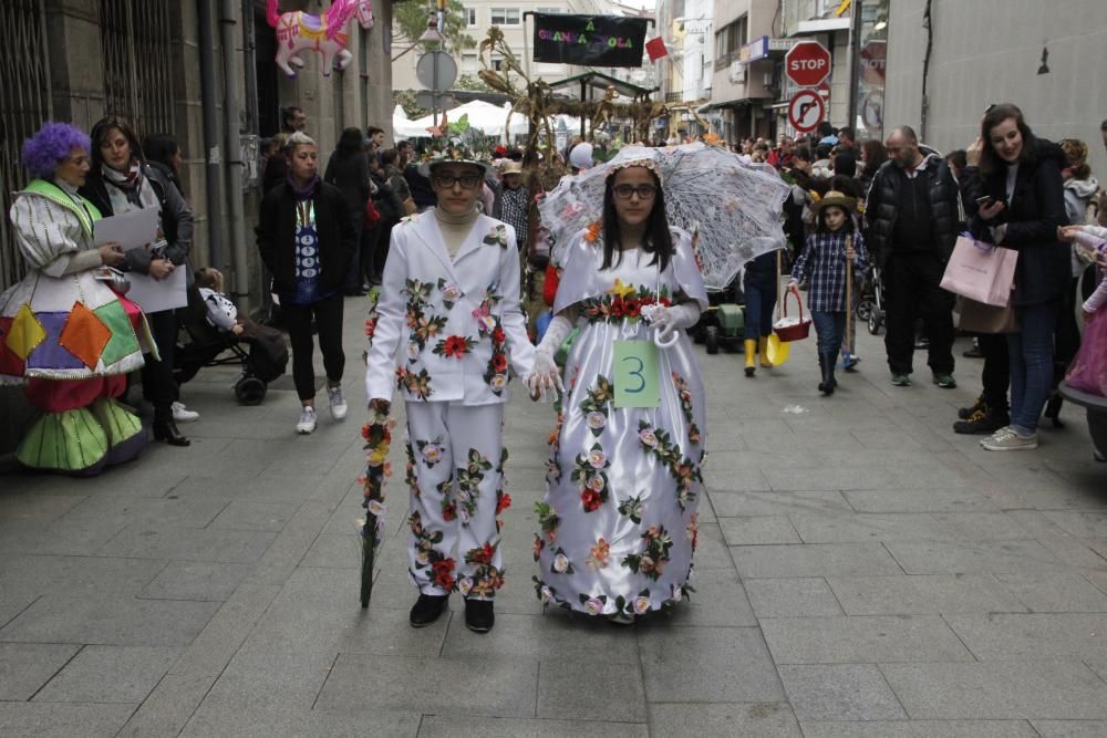 Un concurrido desfile de disfraces infantil inaugura las jornadas de comparsas en Marín