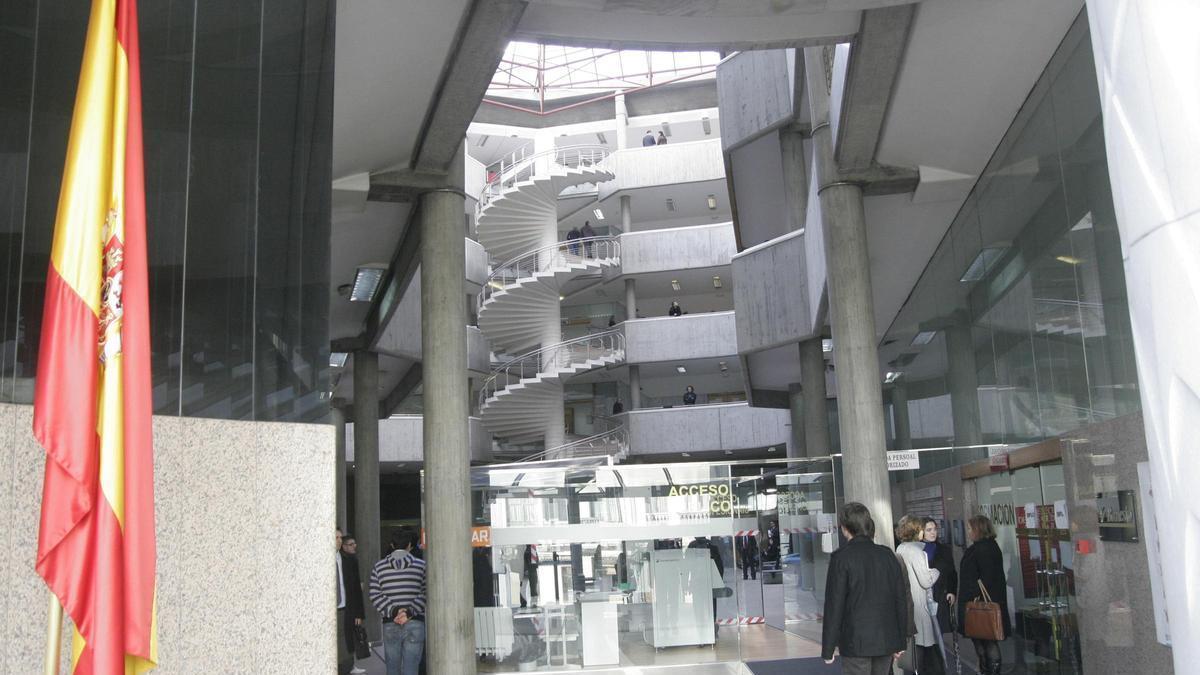 Acceso al edificio de los Nuevos Juzgados.