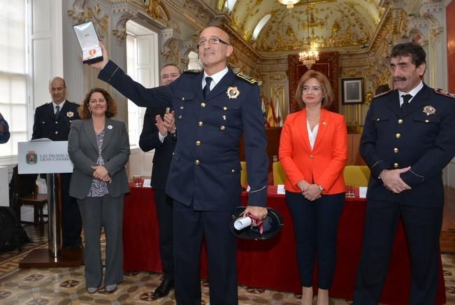 BOMBEROS HONORES DISTINCIONES